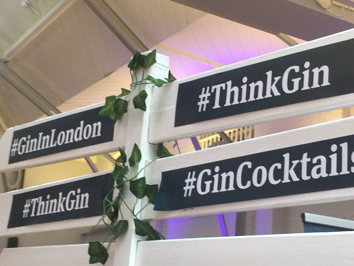 thinkdrinkevent's tweet photo. With Gin in every direction how can you not #thinkgin?
#gandt #gincocktail #ginandtonic https://t.co/k5LrWzSXA3