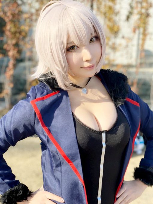 コスプレイヤーイズ氏のTwitter画像1