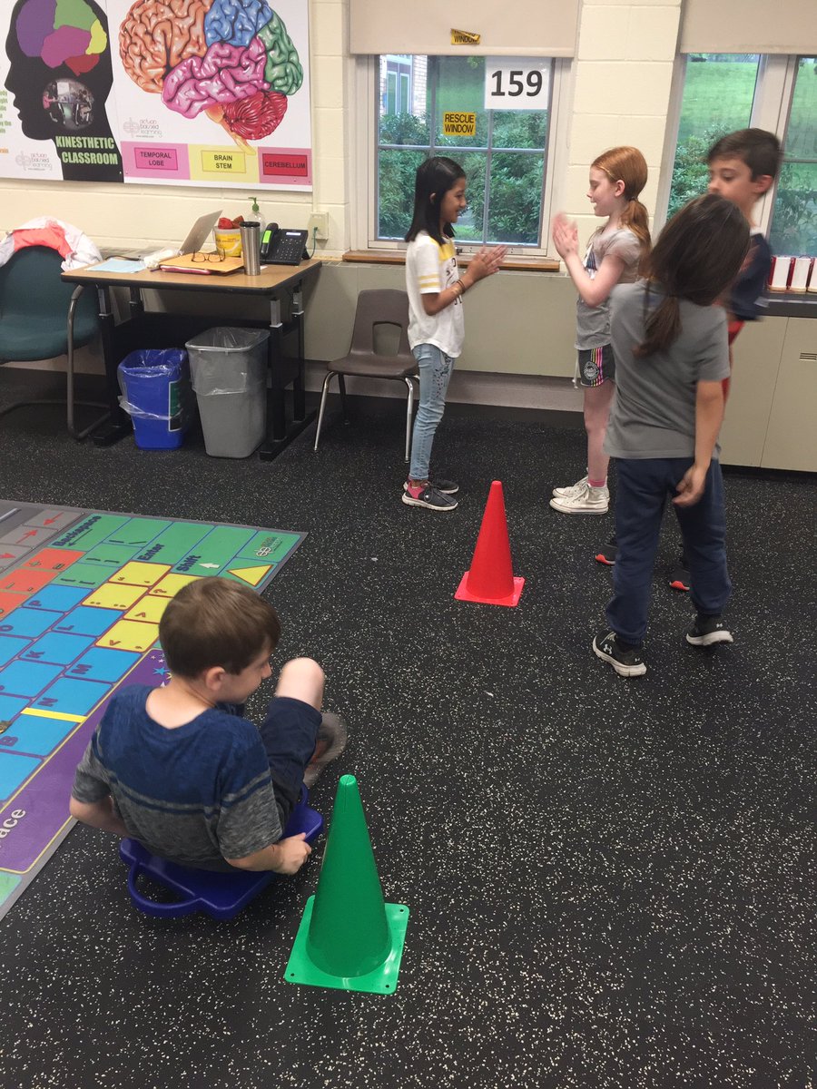 mrsramus's tweet photo. Exercising our brains in the Kinesthetic Lab on this rainy Tuesday. #parkavepride https://t.co/0Jqck0OaJq