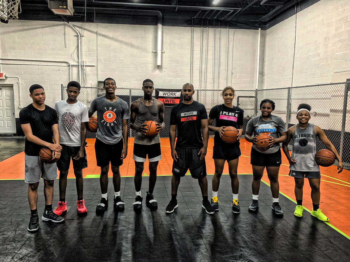 CoachGodwin's tweet photo. “Sweat money is tax free.” #God1st #WorkUntil #Ambition #bball #training #inthelab #Dmv #Md #inthelab #workforit https://t.co/c27UXc4QgN