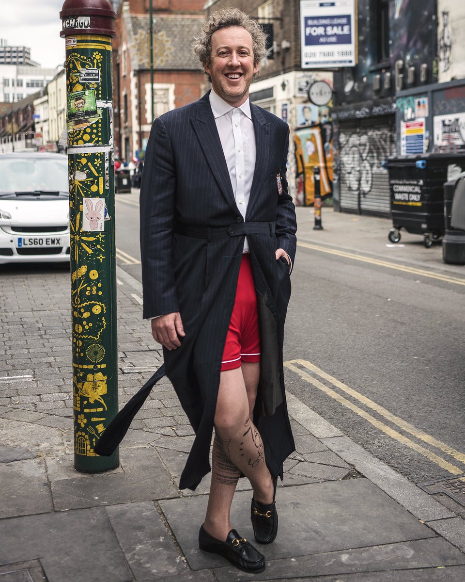 When a New York fashion professor visits London, Harry Potter’s outfit gets a Greenwich Village twist, complete with Gucci shoes!
Professor #BrendanMcCarthy
#nycphotographer #Pride #LGBTQ https://t.co/sqWhqmLVOX