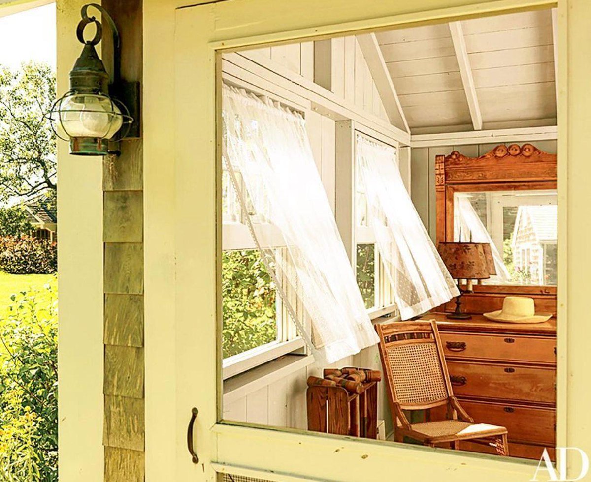 GrayWalkerInt's tweet image. This incredible cottage on Long Island by Joseph W Dick Architecture is the ultimate summer inspiration! If you can't find me, this is where I'll be...
Photo from Architectural Digest
#summertime #interiordesign #capecodstyle #cottage