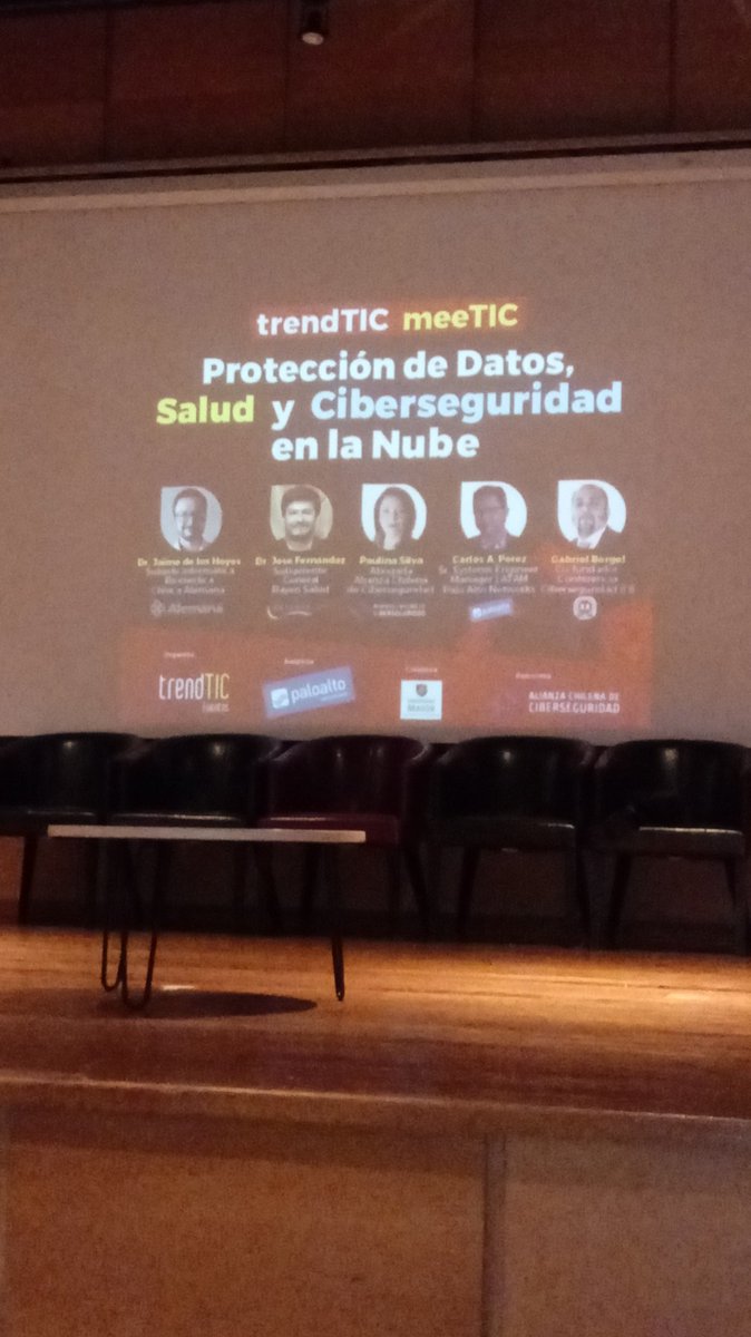 777_manu's tweet photo. #trendtic segunda asistencia a esta charla además https://t.co/jSkzyp7oNl