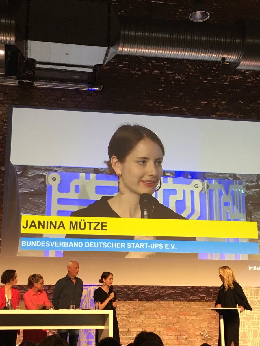 Janina Mütze von Civey rekrutiert international, so entsteht ein anderes kulturelles mind set in der Firma. #DigitalX