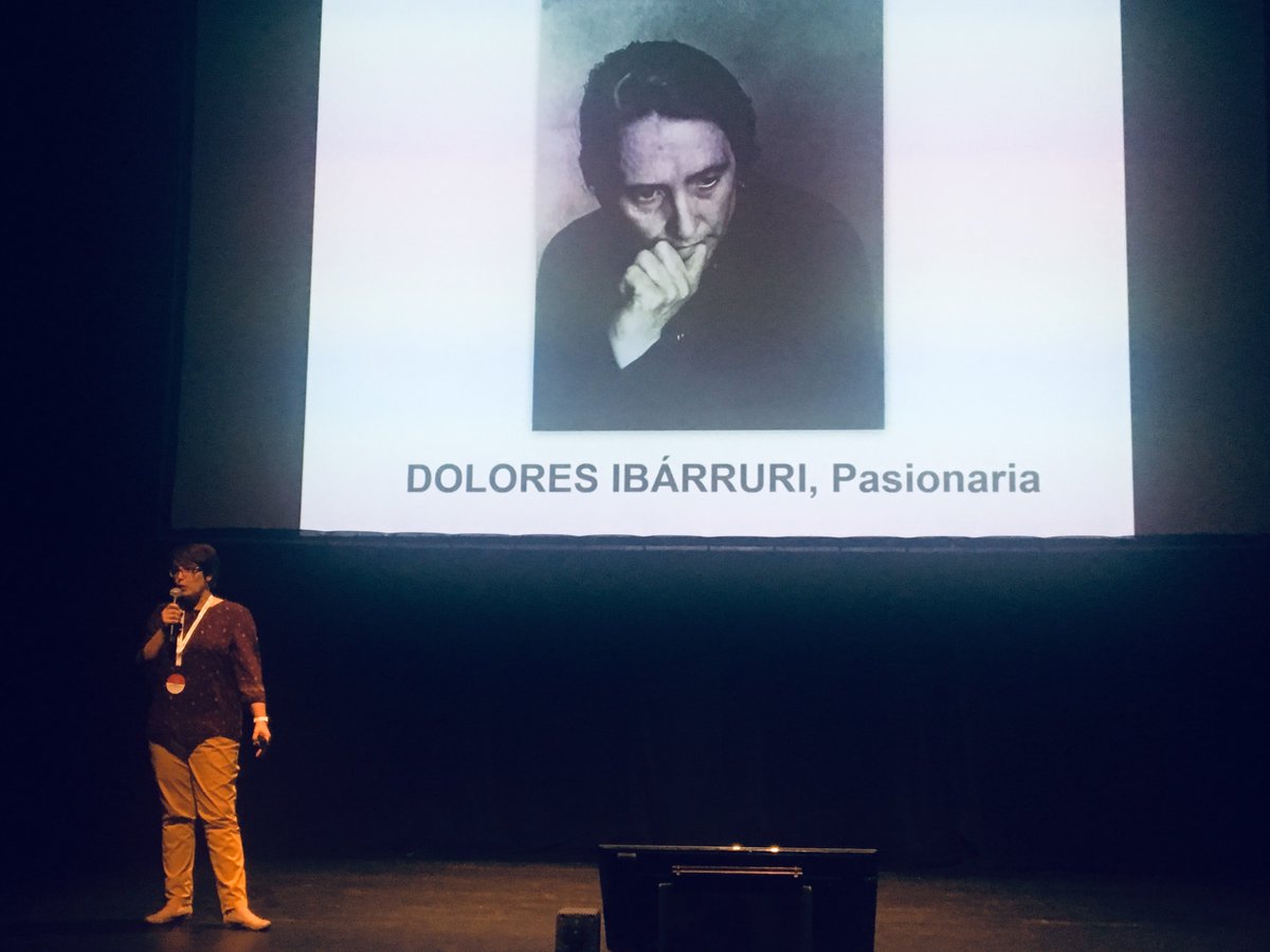 Conecta_Fiction's tweet photo. 9. "Morir de pie (Dolores)", España. #KabogaFilms 
Drama histórico centrado en la vida de Dolores Ibárruri, la Pasionaria. Pero más allá del mito se esconden las luces y  sombras, las dudas y las determinaciones: la vida de una mujer que es hija, esposa, madre, compañera y amante https://t.co/8vvDpHNywR