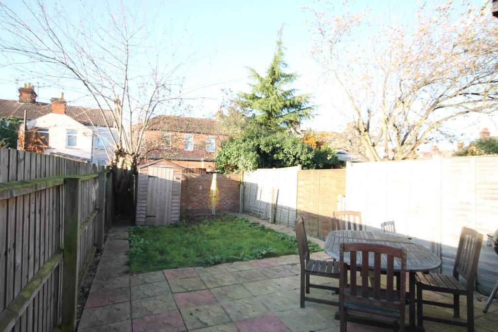 HenryRoseLet's tweet photo. ****Another Successful let****
2 bed semi 🏠🏡 on the West Side side of Ipswich £675pcm
Lounge, dining room, utility room, garden.
More properties wanted please.
#ipswich #ipswichproperty #eastipswich #realestateagent #localbusiness #suffolk #estateagent #lettingagent https://t.co/DR6vGbLWJ8