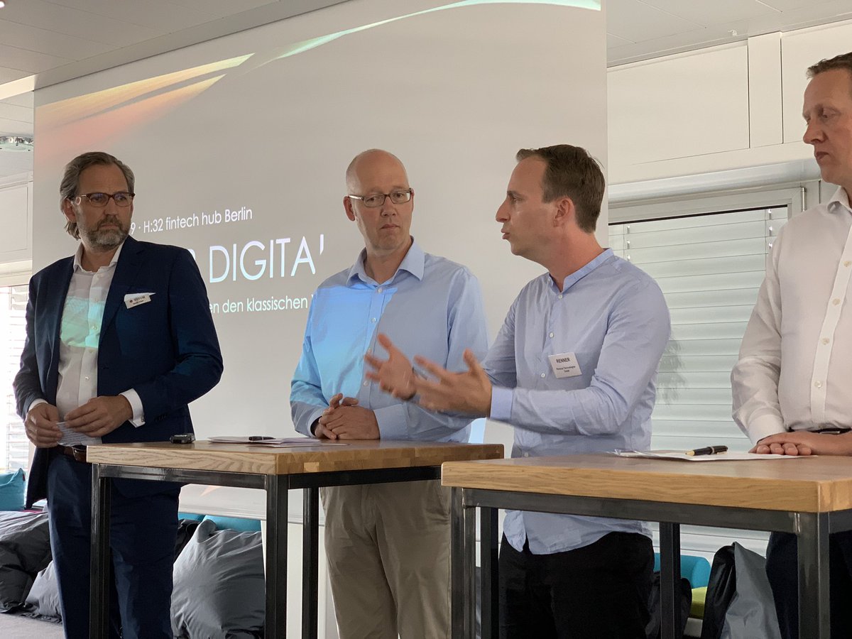 CyberPerseus's tweet photo. „#Startups treffen auf Grownups“ Mit den Mitgliedern des @BDWi_ev haben wir bei uns im #Fintech-Hub #H32 über die Herausforderungen für Vermittler im Finanz-und Versicherungsvertrieb diskutiert und durften unser Geschäftsmodell vorstellen. #insurtech #CyberSecurity #dsgvo https://t.co/0Mmubii3jZ