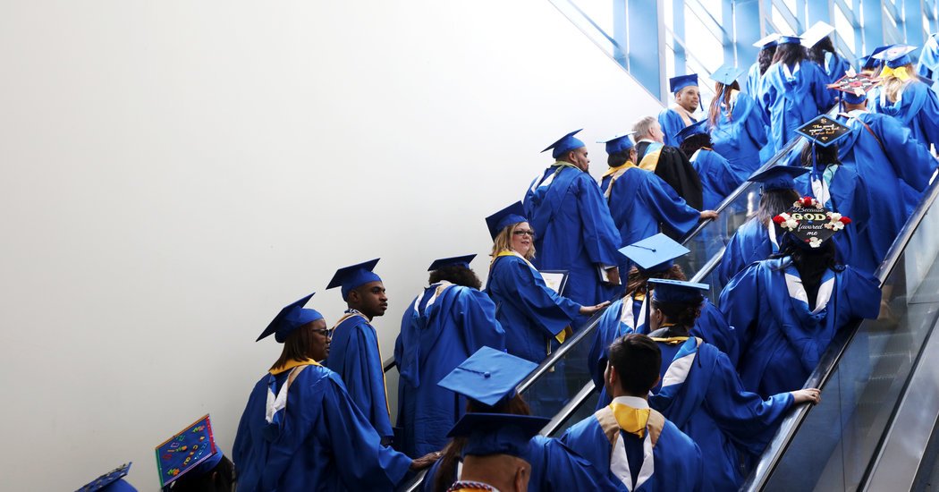 "Education is associated with better health outcomes, but trying to figure out whether it actually causes better health is tricky." #RealCollege #highered
ow.ly/6d3A50uDbbn