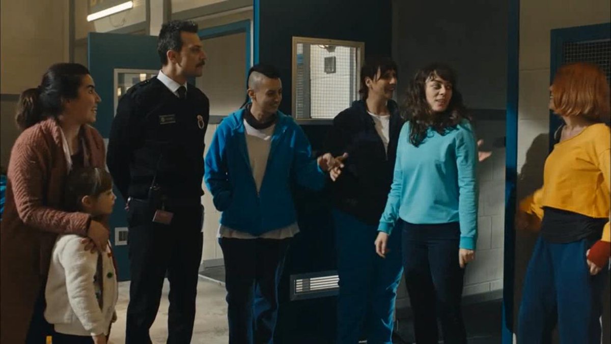 avlufan7's tweet photo. #avlu #denizdemir Deniz Demir stili
Deniz Demir'in bolumlerde giydigi kiyafetlerden fllood'a basliyorum. 

1.bolum https://t.co/MoGSR2ZHiZ