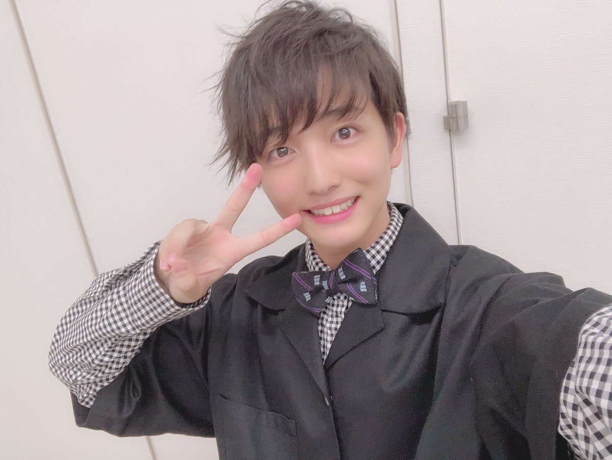 karadai_12's tweet photo. 映画「#明治東亰恋伽」プレミア上映会in大阪

足を運んで下さった皆様ありがとうございました😊
地元、大阪で舞台挨拶をする事ができて嬉しかったです！
本当に素敵な作品となってますので是非映画館にお越し下さいっ❗️

BOYS AND MEN研究生関西
髙橋真佳把でした。

 #めいこい
#髙橋真佳把 https://t.co/Q6SQFxgVcO