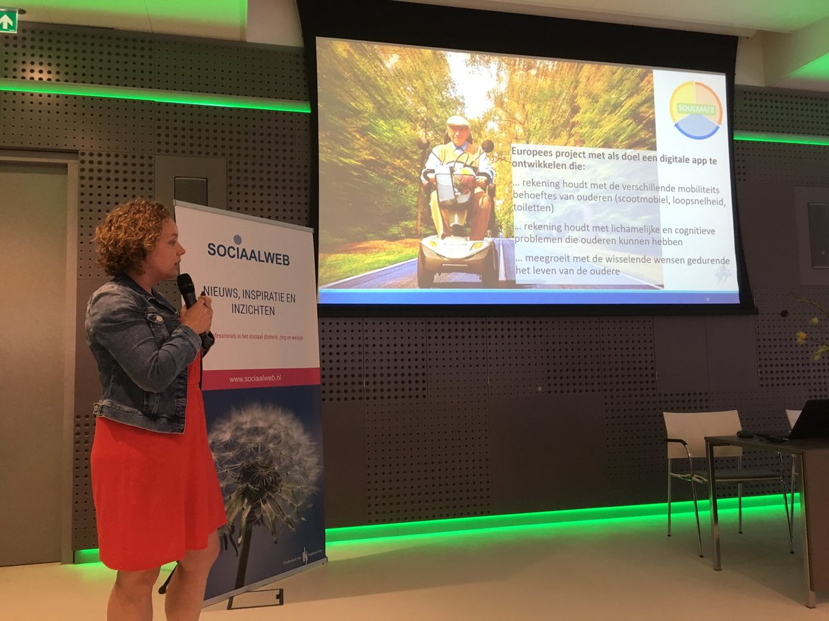 Stephanie Jansen presenteert de mogelijkheden van verschillende ehealth projecten van RRD binnen het sociaal domein voor ouderen <a href="/sociaalweb/">PONT | Zorg & Sociaal</a>