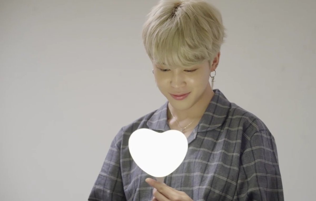 vmxn__'s tweet photo. Even in their self-directed drama, vmin are a little bit in love, and that's okay. https://t.co/Mz3UfCgOa5