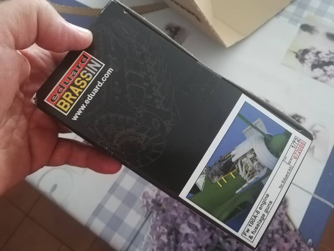 TonyBuendia's tweet photo. @rinconslr @ZvezdaModels @vallejocolors Tengo en casa un FW190 1:72 de @RevellGermany y un kit de motor y cañones de #eduardmodel que espero empezar esta semana, como siempre con colores de @vallejocolors https://t.co/iadw3Np0pG