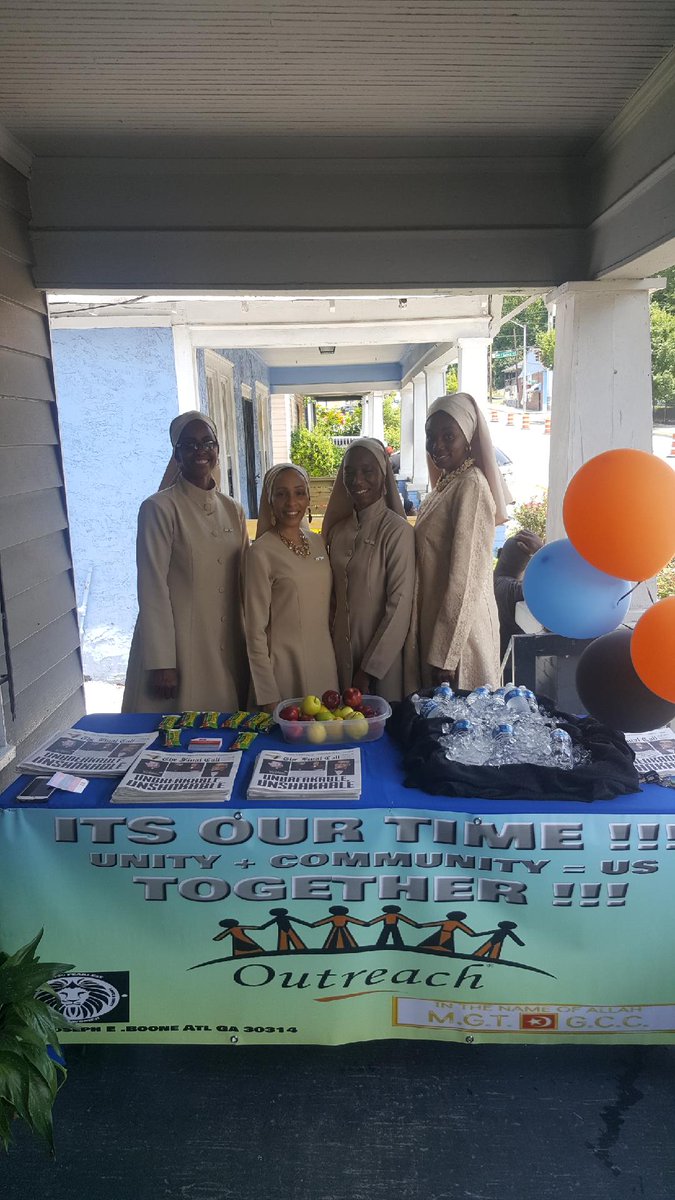 10000Fearless's tweet photo. The @10000Fearless Men &amp; Women Headquarters of The South in Atlanta was busy this past Saturday with community service! Providing free shoes and clothing! It's all about community!! #10000Fearless #ATL #Community https://t.co/2kgUHKuzDA