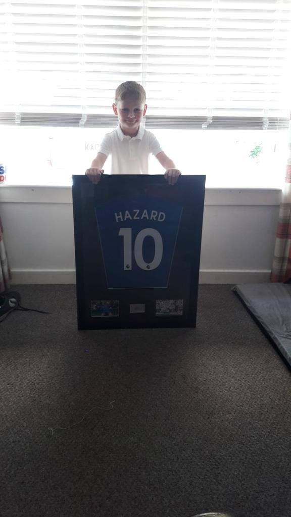 bonnar_clare's tweet photo. @MissNForbes t wanted to show you the signed Hazard tshirt he won in a raffle....one lucky boy⚽️ https://t.co/jPFmdENE2G