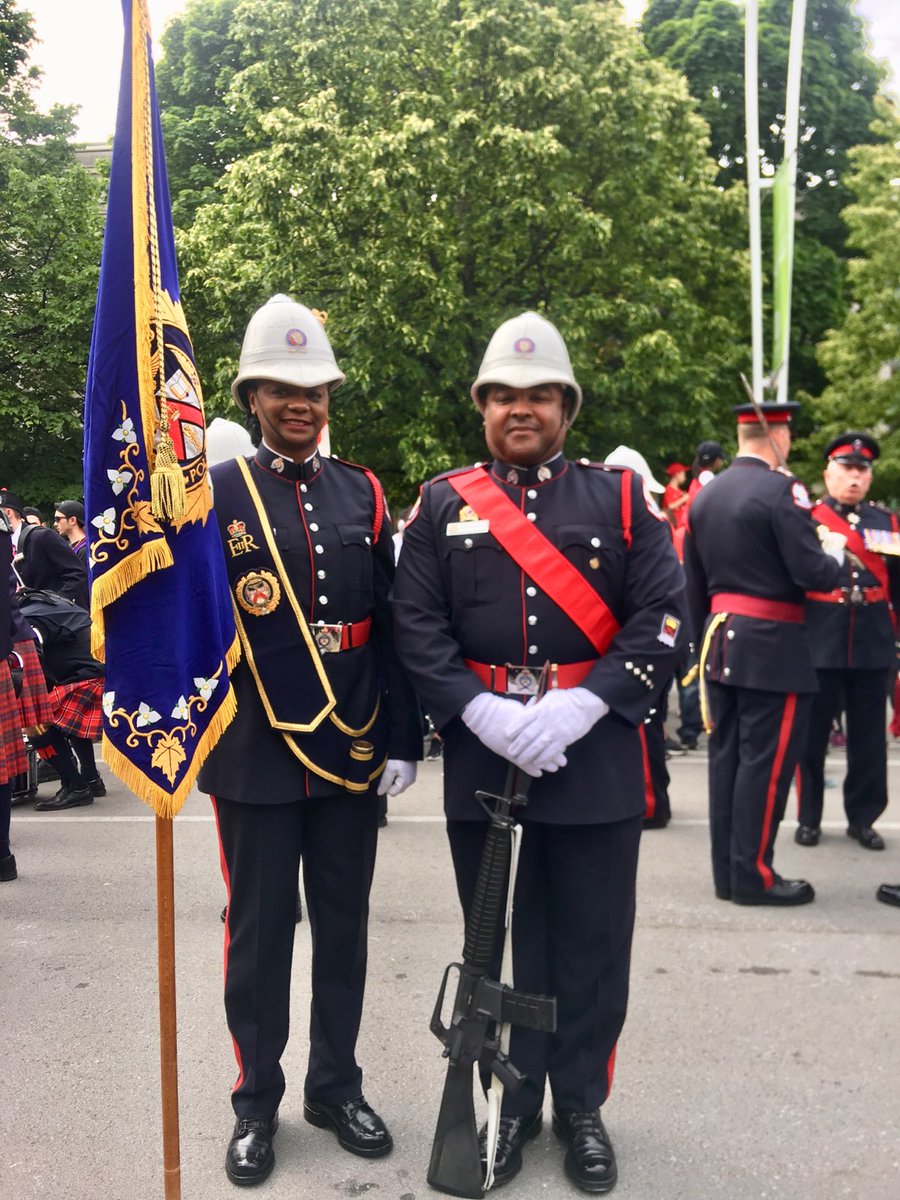 CourtHouseCop's tweet photo. Yesterday's @Raptors parade was  HISTORIC and the @TorontoPolice #ChiefCeremonialUnit was honored to be a part of the celebrations ❤👮🏾‍♀️❤ #WeTheNorthDay   #WeTheChampions #NBAHistory #WeTheNorthParade https://t.co/szRjiln6gr