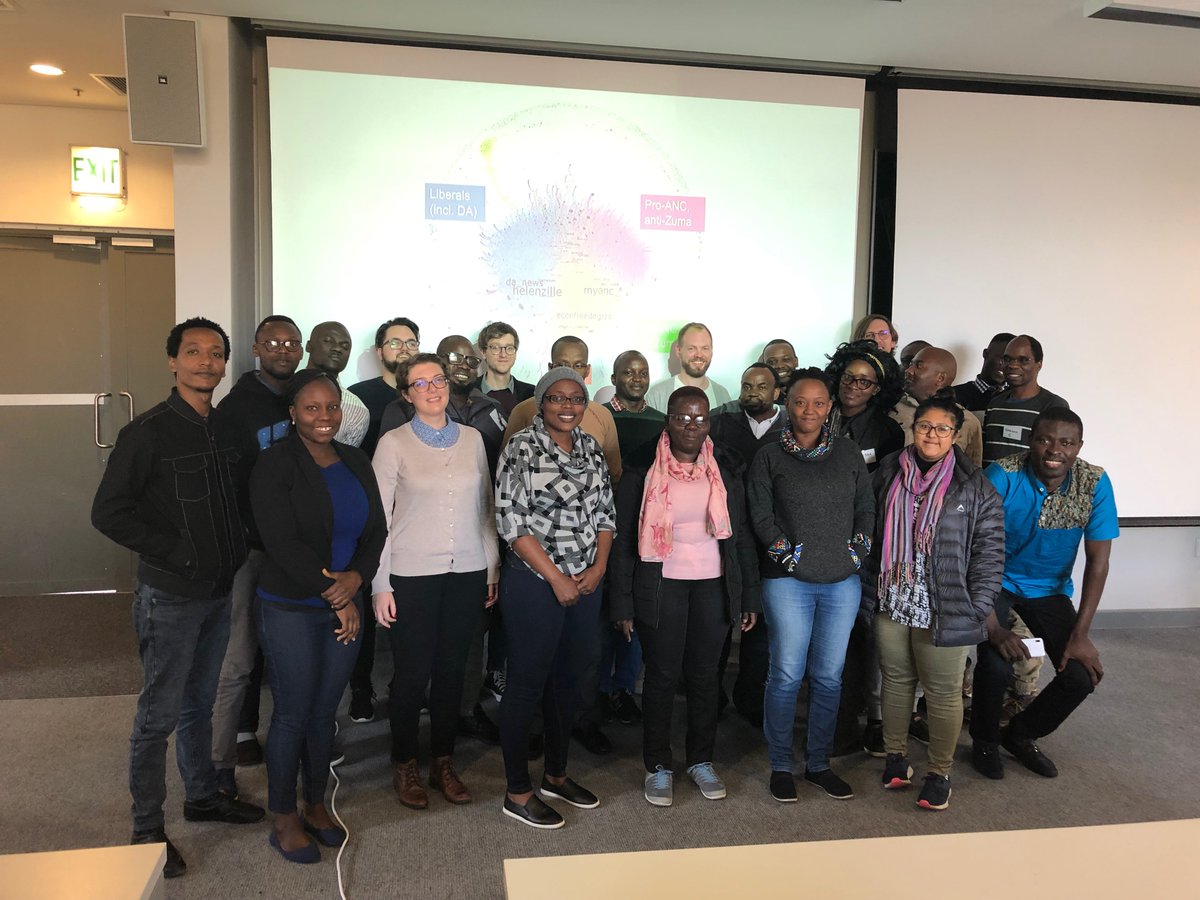 visseho09's tweet photo. Great presentation by Kyle Findlay @superlinearza https://t.co/9GgHdwwGIA, and a nice introduction of the class by @chris_bail https://t.co/4sH5XjZe2u