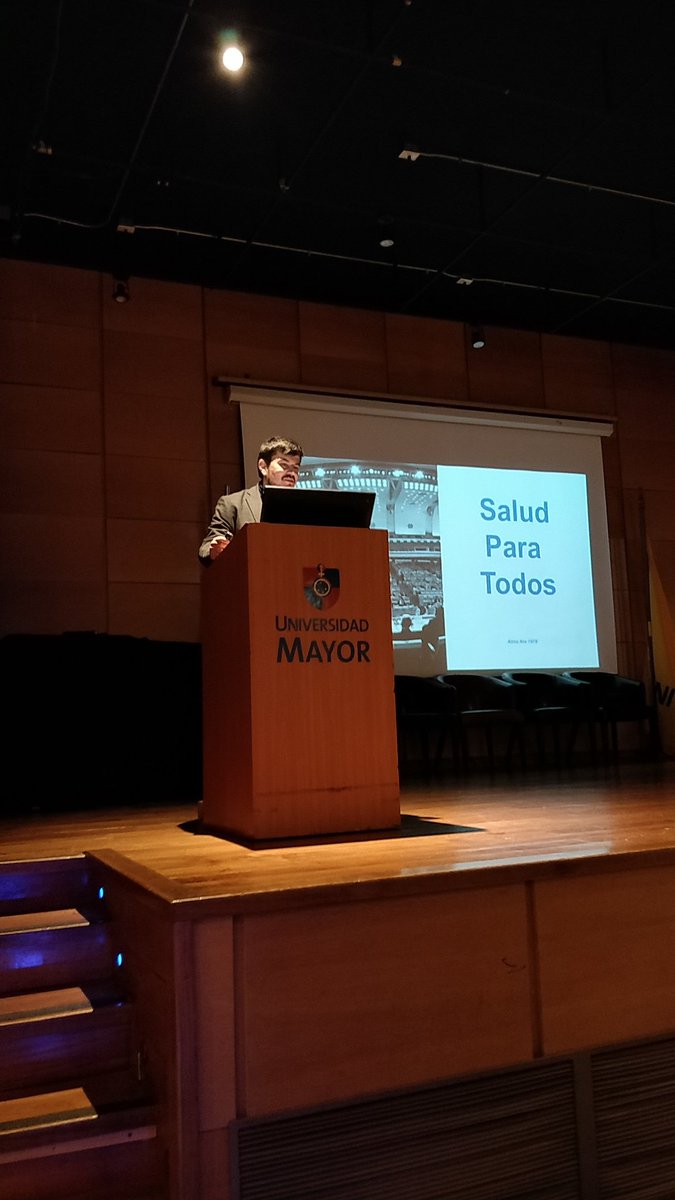 jdeloshoyos's tweet photo. El gran @drjjfernandez presenta ahora en #trendTic #meeTIC https://t.co/hDrg1KBiz6