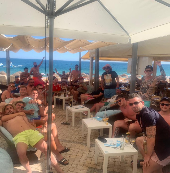 Great weekend away with the Tigers racking up 900 euro tab setting the record in one afternoon 😜🍻 come down with a bang last night tho after the wheel come off our bus on way home could have been a lot worse.
#Tour2019 #tigersontour