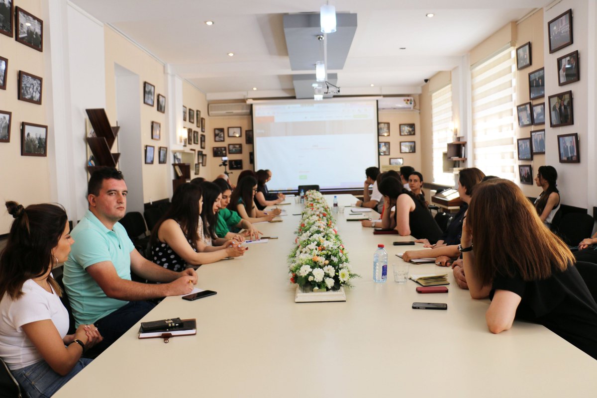 enterpriseaze's tweet image. İİTKM-in EnterpriseAzerbaijan Portalının Vergilər Nazirliyi ilə birgə həyata keçirdiyi növbəti startap təlimi Azərbaycan Dillər Universitetində keçirilib. 
#EnterpriseAzerbaijan #Azexport #Taxes #startup #AUL #university #student #investing #crowdfunding #Azerbaijan