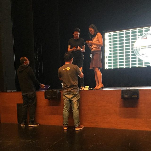 beingshivashiva's tweet image. Prep time for the conference tomorrow. Looks like we are getting ready. Are you ready? #setup #designupconf #singapore #design bit.ly/2ZwPLGu