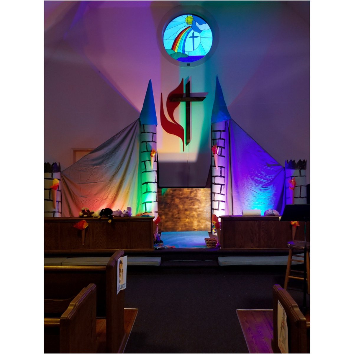 jenna_beans1's tweet photo. VBS is officially over and it was such a great week serving the Lord and creating a fun place for kids to come. I did edit together all the opening and closing videos for your enjoyment which you can find here: https://t.co/Lyoka6Dika Check it out! https://t.co/6Kg8a4EmZ0