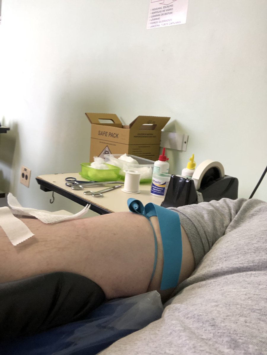 cassioleandro's tweet image. Não sou de postar foto em hospital, mas essa pode ajudar a incentivar outras pessoas. Vim doar sangue. Faça como eu.

Doe sangue!

#doesangue #soudoador