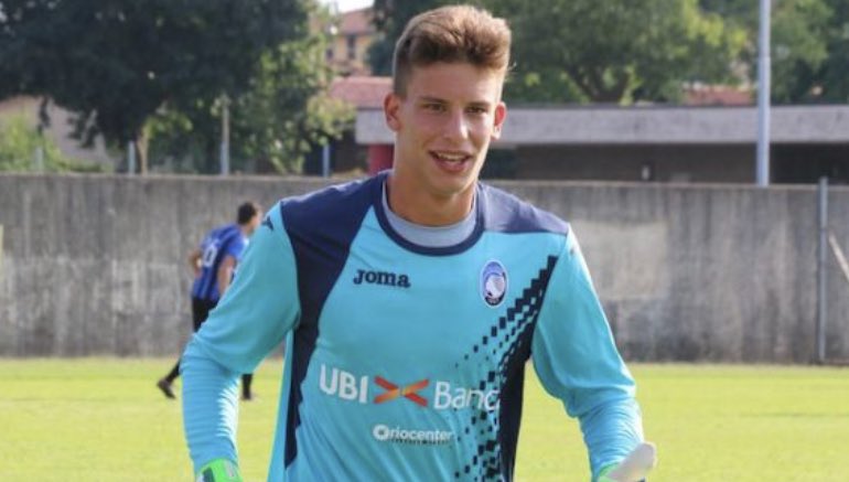 Atalanta_BC's tweet photo. Marco #Carnesecchi vince il Premio APPORT al miglior portiere del campionato Primavera 2018-2019 🥇
Complimenti a Marco e al suo preparatore Giorgio #Frezzolini 👏🏻👏🏻👏🏻
👉🏻https://t.co/TqZyg8RnR3
🏆 @Apport2002
#AtalantaVivaio ⚫️🔵 https://t.co/TaeZ5IfPhN