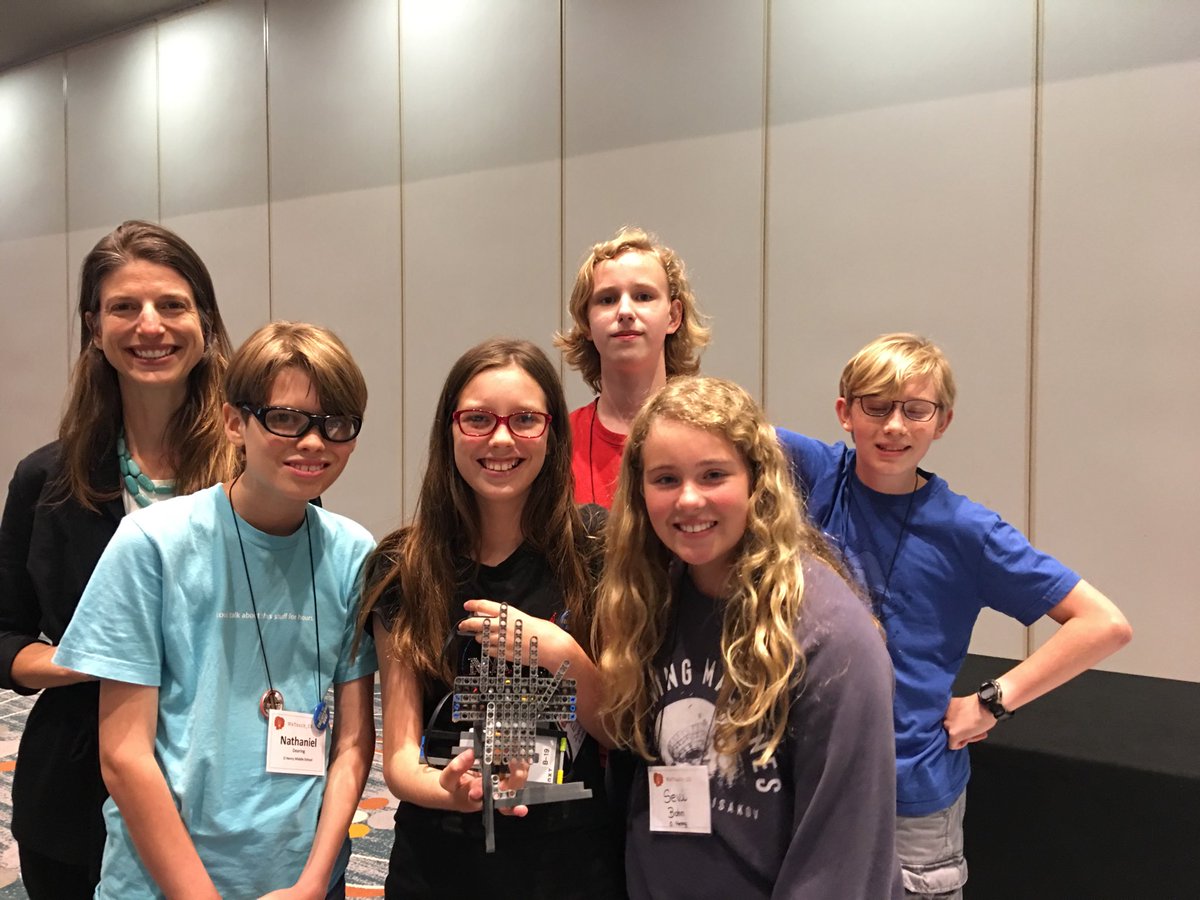 vkajones's tweet photo. #AISDProud of @Ohenryms students showcasing their programming skills @weteachcs #wtcs2019 #studentplayground #aisdcoders #csforall #superteacherjennajustice https://t.co/wKySCNM3JT