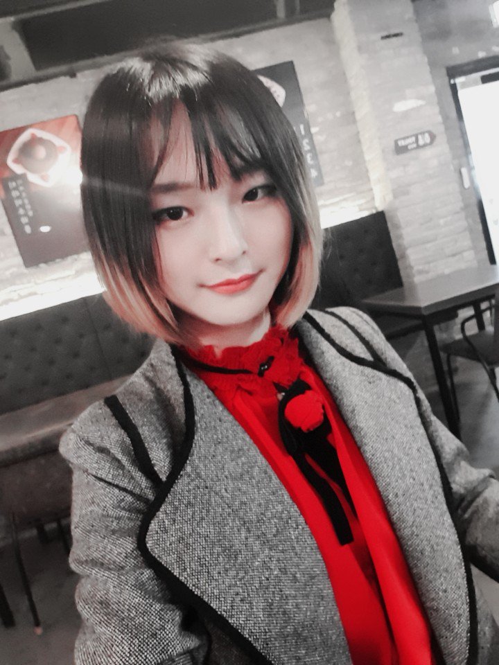 허브에서 함께하게 된 막내입니다~ 어리고 여리고 착해요^~^ 잦은 방문 추천드려요♡