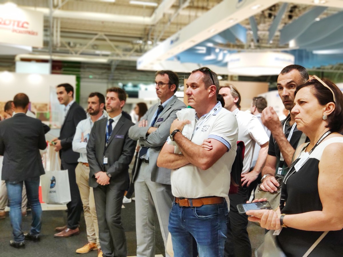 3DS_VSpartners's tweet photo. We are very happy to welcome our VS Partners @KeonysPLM @cenitAG on @Dassault3DS booth at the #ParisAirShow2019! ✈️
Many people joined us and everyone is focusing on this great #3DEXPERIENCE demonstration!💡👀 @3DSfrance #3dsVS https://t.co/BsL4RQXsST