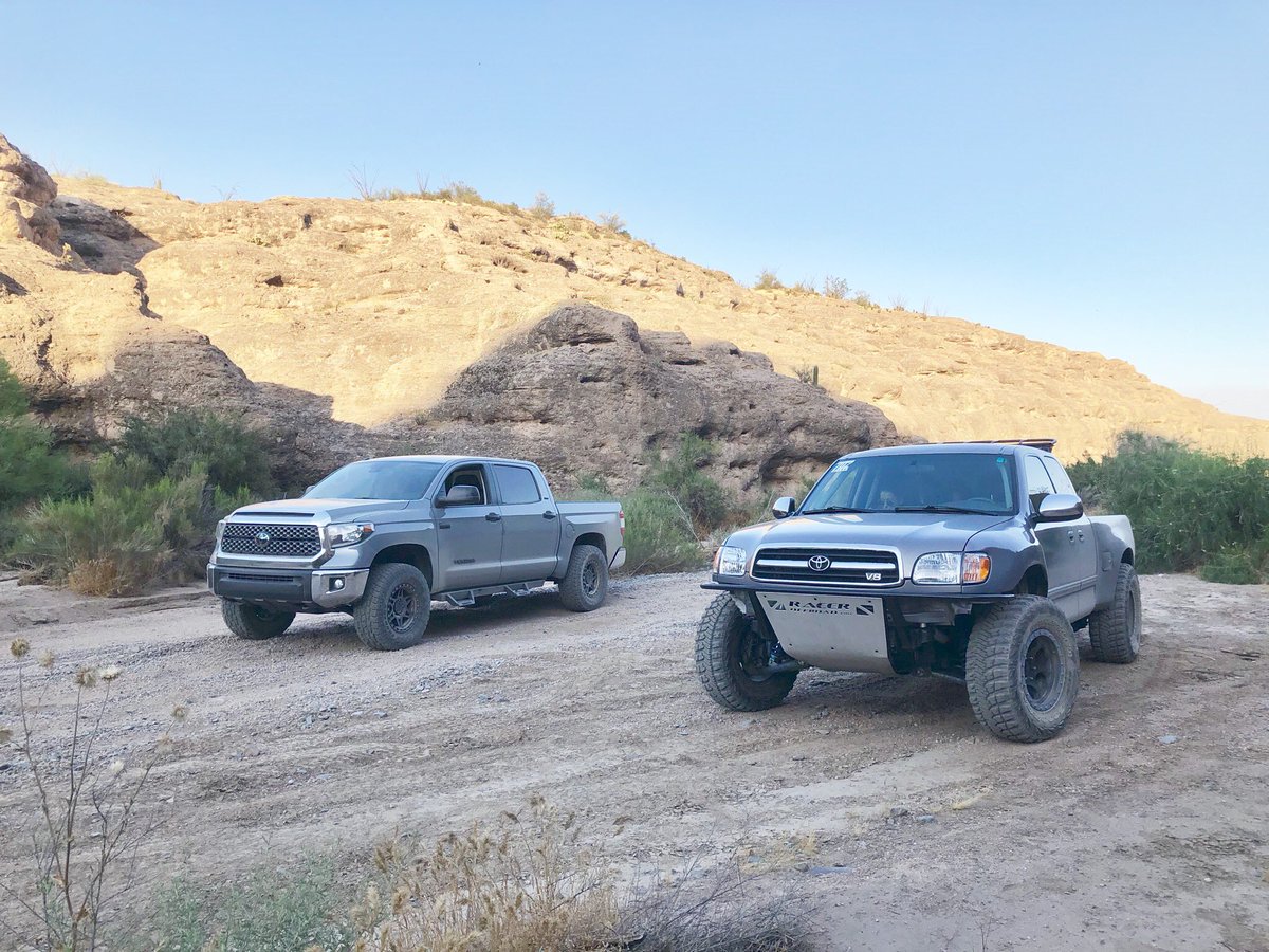elqdeasu's tweet photo. Tundra Tuesday @qracing_est2005 @WickedPrerunner @foxracingshox @kingshocks @CamburgRacing @TotalChaosFab https://t.co/6z9qq2tHrc