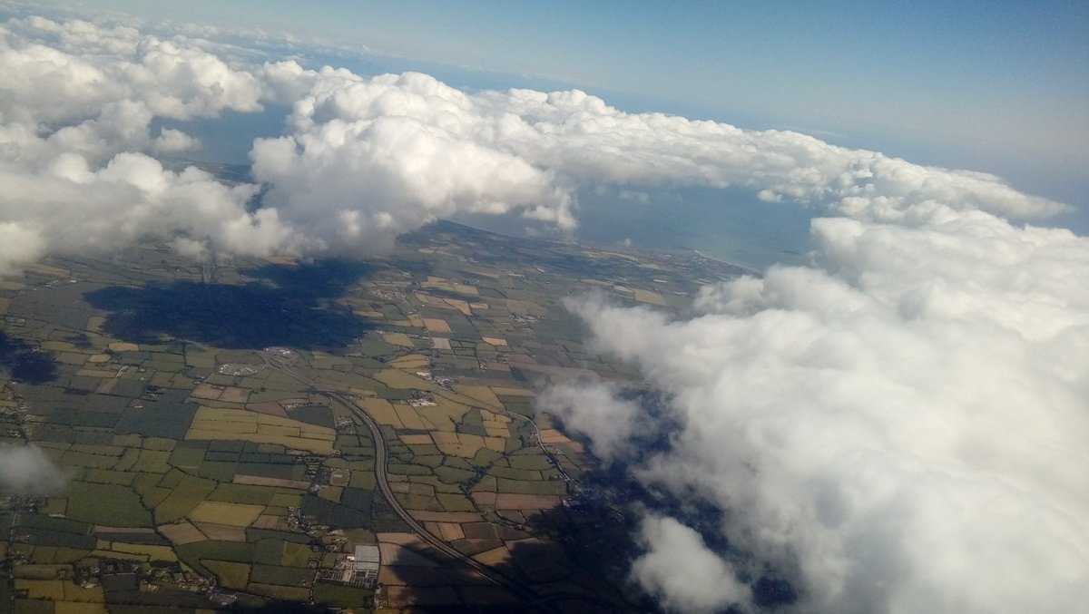 xyzwtf_55's tweet image. Good things always ends fast. 
So does my travel. Back to routine✈😎
#TuesdayMotivation 
#Tueadaythoughts