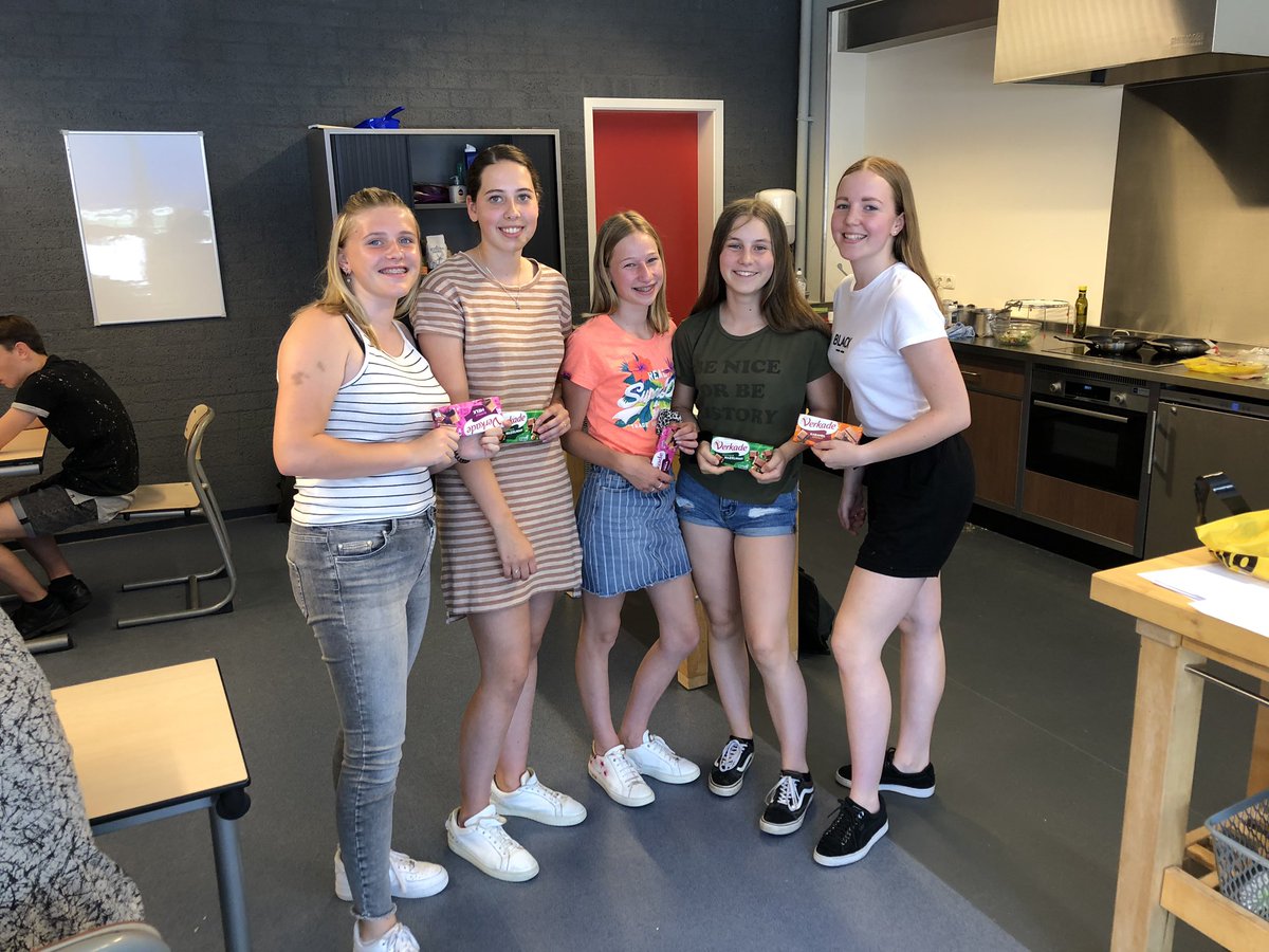 Leerlingen @UrsulaHorn sluiten 2e editie UrsulaChef 2019 af met super lekkere lunch olv @Lca_ursula #geniushour #FoodandCareLab