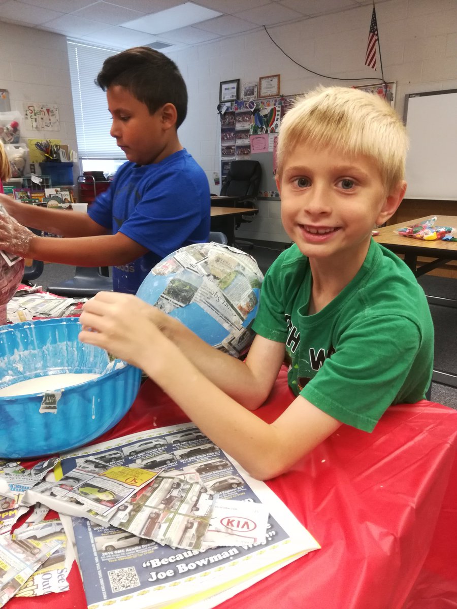 msyolandarice's tweet photo. After studying Mexico, the best way to celebrate is to make pinatas! @MVESEagles #summereaglescamp #learningdoesntstopinsummer #latinamericacamp https://t.co/5Gn9lKHlwi