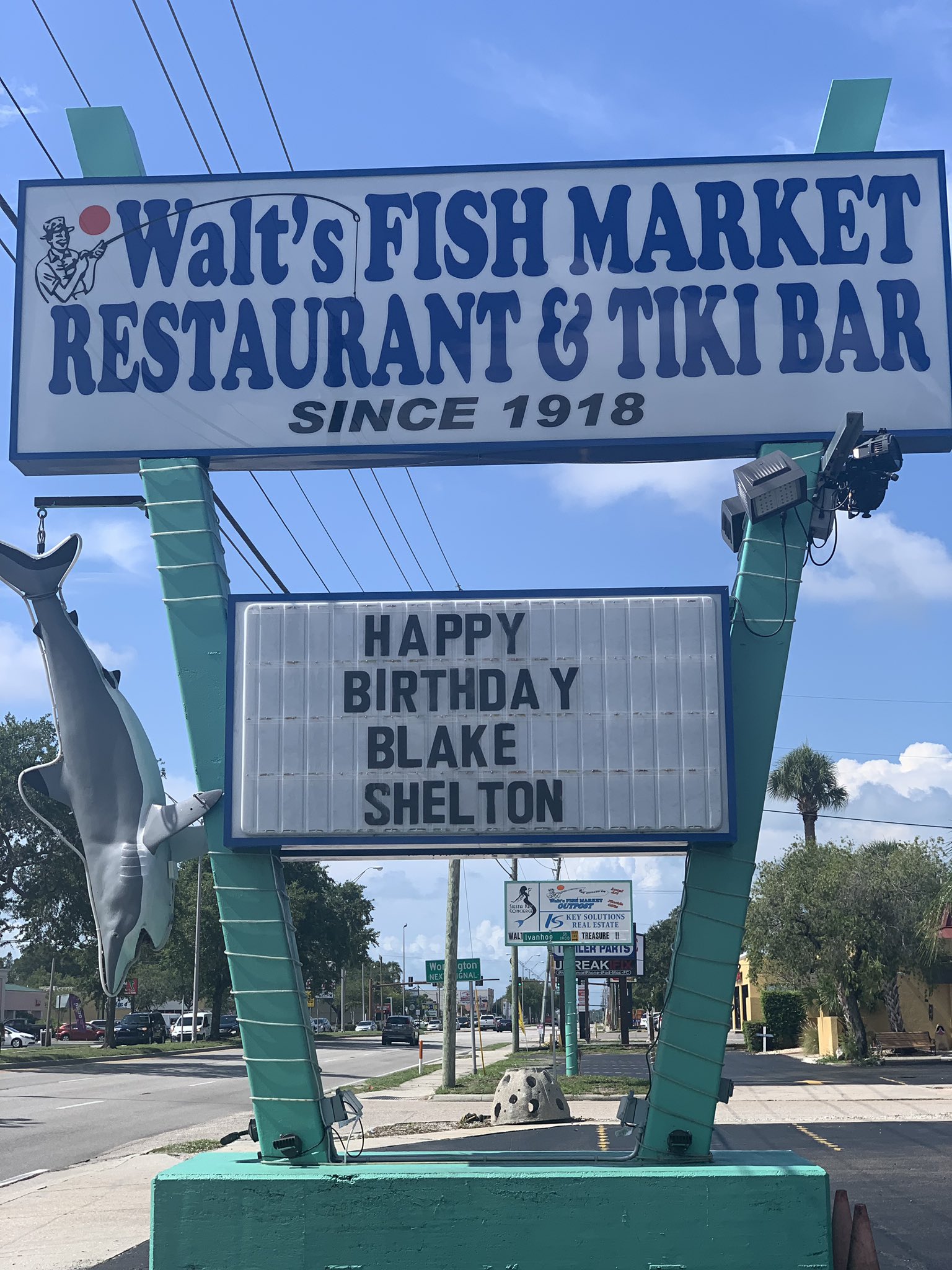Happy Birthday Blake Shelton!!! 