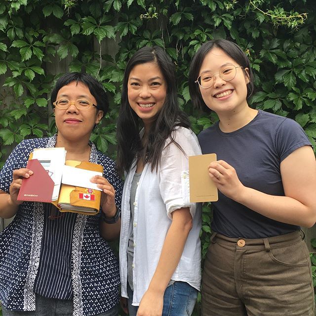 Thanks again to @snap_and_tumble for hosting our first-ever hot foil stamping workshop! Watch for new dates in the coming months. #ligaturesyyz #torontoworkshops #hotfoil bit.ly/2IQnh42