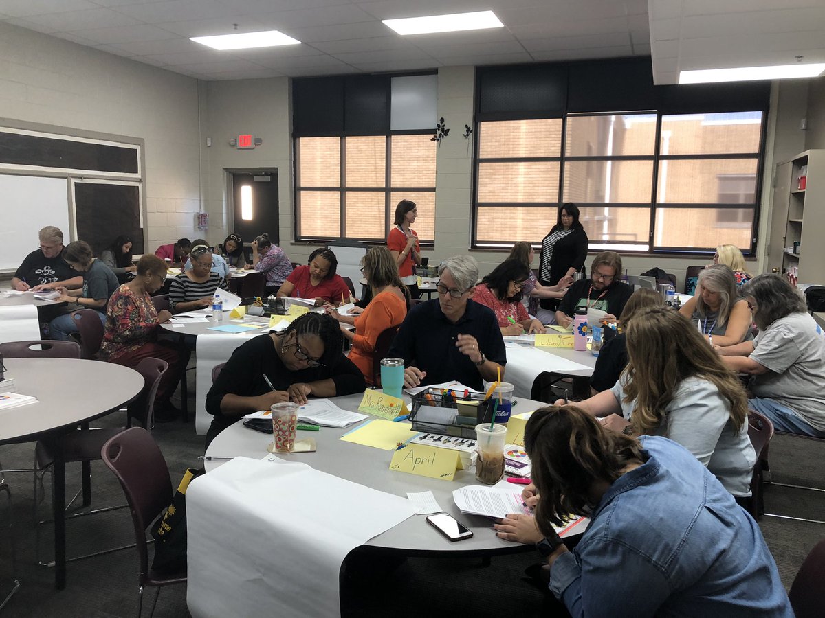 JenniferGoodlow's tweet photo. SIOP Day 1: Teacher’s learning about Contextual Factors in Second Language to support English learners #SuccessTPS @TPSMultilingual https://t.co/yIvQEdgoiH
