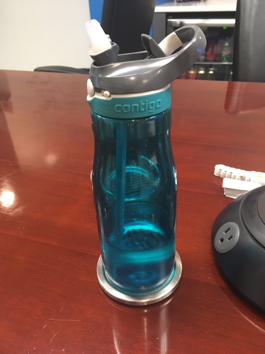 jason_left's tweet photo. It didn’t stay for long, but it did get left behind. https://t.co/9Xn9oGObXu