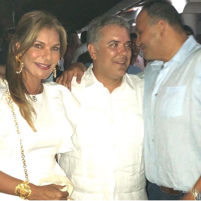 Si Petro apareciera con un capo asi como Duque imaginen a Hassam, Gurisatti , Velez y Maria Isabel ...