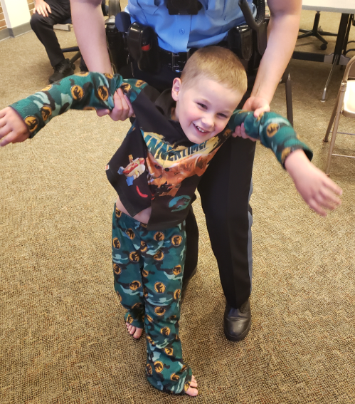 ABC12WJRT's tweet photo. FOUND CHILD: Lansing police are looking for the parents of this 3- or 4-year-old boy, who was found on Everettdale Street early this morning.

He appears to have autism and cannot speak. Anyone who recognizes him should call 517-483-4600. https://t.co/rnqi7lgKUO