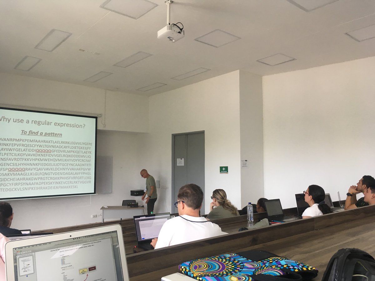 KataAlvarez's tweet image. Second day of the #eupathdbworkshop in Armenia, Colombia. Students are motivated to look at their RNASeq data analysis results #galaxy #toxoxv #Colombia