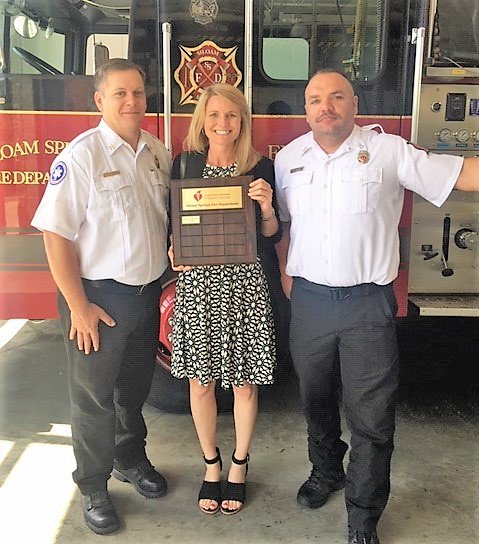 AHA_Arkansas's tweet photo. The Siloam Springs Fire Department was among eight EMS providers who won an award recently from the American Heart Association for their efforts in patient care.
Congrats on your Gold Plus status, #SiloamSprings! #NWAHeart #CPR #heartattack #stroke #congrats #keepbeating https://t.co/F34K9wi4T2