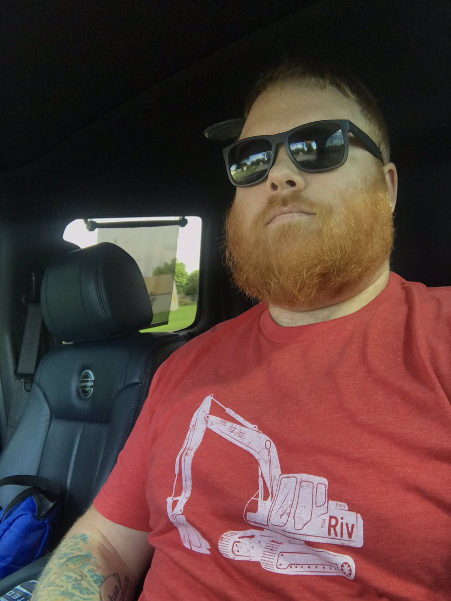 zache57's tweet photo. @Kbtolan06 @YeeYeeApparel Got my #red4river on https://t.co/UUDj52gzWD