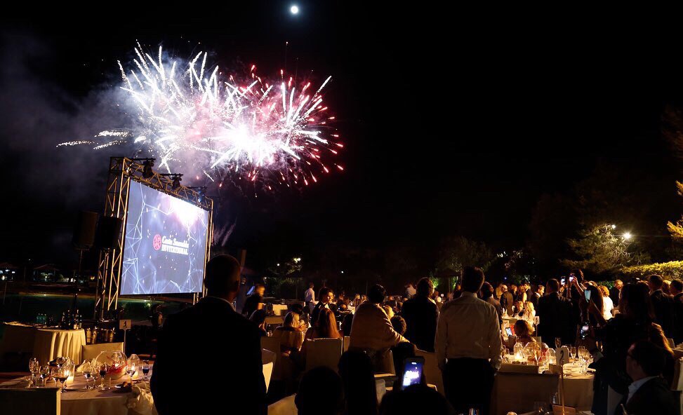 CSInvitational's tweet image. We are proud to announce that #CSI2019 raised €83,604 for two worthy causes @RaysofSunshine 
and @DynamoCamp 🥳🙌 

Gracie mille for your generosity everyone, this is what the Costa Smeralda Invitational is all about! 💛

#LaDolceVita #RaysofSunshine #dynamocamponlus