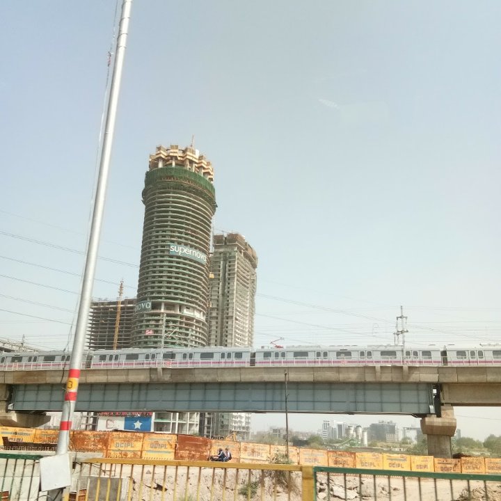 Doctorshivamji's tweet photo. Noida Metro 
#thakurjiofficial https://t.co/ZCN7Igpeof