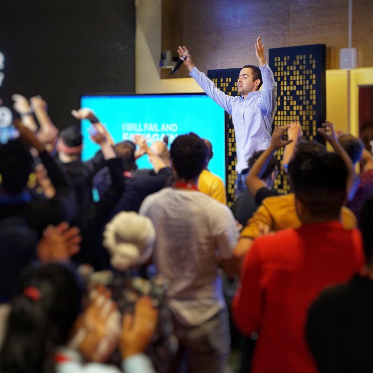 thejcad's tweet image. This week we kicked off the largest batch ever at @draper_u. Amazing energy. Thanks @TimDraper and @AndyTANGvc for giving me this challenge. 124 heroes in training!