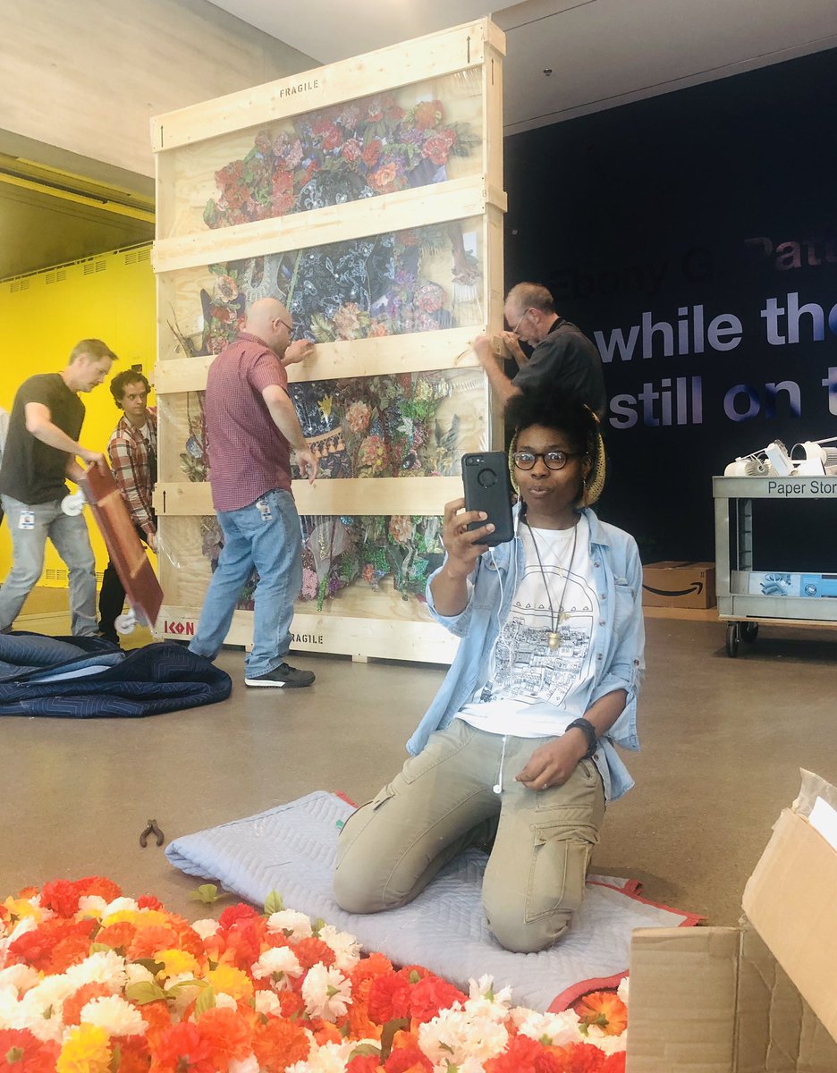 SpeedArtMuseum's tweet photo. #SpeedSelfie moment 📸: watching our amazing preps squeeze this enormous #EbonyGPatterson artwork out of the freight elevator! https://t.co/FCZTVEmiWN