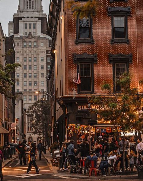 MyPGWCommunity's tweet photo. We are ready for warm summer nights and all the fun it brings after seeing this view of Philly’s #BeautifulBlocks! 📷:  @JordanParenti  #Philly #MarketStreet @ccdphila https://t.co/GklT6J7JEO