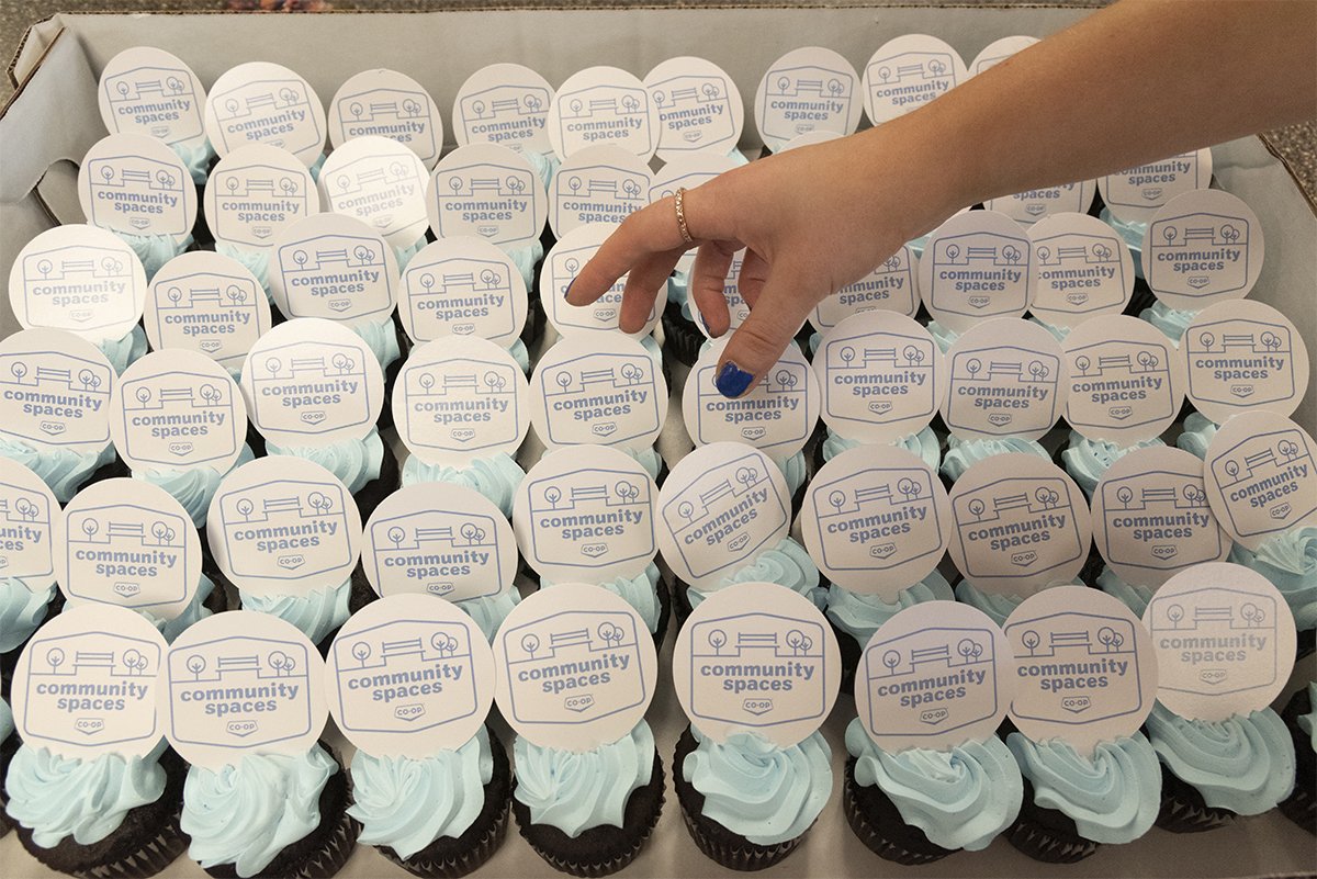 CoopFCL's tweet photo. Home Office employees celebrated 5 years of Co-op Community Spaces last Friday afternoon. 🎉 
@Wonderhubsk @optimisthill @PAVEDArts and @CaswellCA were there to showcase #yxe projects that have received funding. And of course, there were cupcakes! #coopspaces #coopcares #FCLlife https://t.co/hMah29KTt0